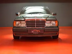 Grün Gebraucht 1993 Mercedes 220 Coupé | 21.900 €