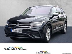 Deep black perleffekt Gebraucht 2025 VW Tiguan Allspace Life SUV | 46.993 €