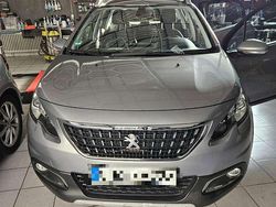 Grau Gebraucht 2018 Peugeot 2008 Allure SUV | 12.000 €