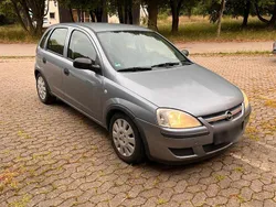 Grau Gebraucht 2004 Opel Corsa Kleinwagen | 1.500 € (Fairer Preis)