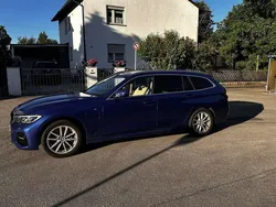 Blau Gebraucht 2020 BMW 330e M Sport Kombi | 27.500 € (Guter Preis)