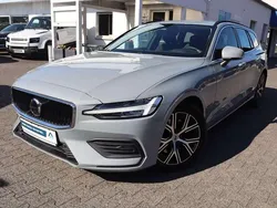 Vapour grey Gebraucht 2023 Volvo V60 Core Kombi | 29.970 € (Fairer Preis)
