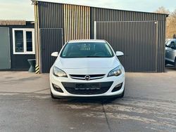Weiß Gebraucht 2012 Opel Astra Limousine | 4.550 € (Fairer Preis)