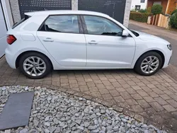 Weiß Gebraucht 2019 Audi A1 Sportback Advanced Kleinwagen | 17.800 € (Guter Preis)