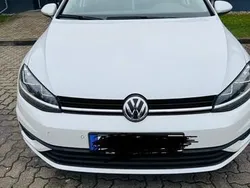Weiß Gebraucht 2019 VW Golf VII Trendline Limousine | 16.800 € (Guter Preis)