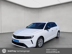 Weiß Gebraucht 2024 Opel Astra Elegance Limousine | 22.940 € (Superpreis)