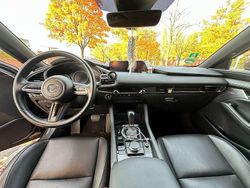 Braun Gebraucht 2021 Mazda 3 Selection Limousine | 21.000 € (Fairer Preis)