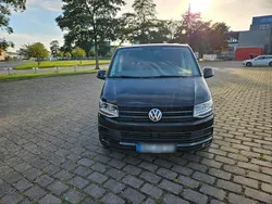 Schwarz Gebraucht 2016 VW Multivan Highline Van / Kleinbus | 26.000 € (Superpreis)