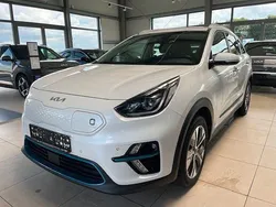Weiß Gebraucht 2022 Kia e-Niro Spirit SUV | 21.590 € (Superpreis)