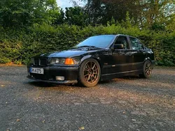 Schwarz Gebraucht 1995 BMW 318 Limousine | 7.999 €