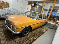 Orange Gebraucht 1974 Mercedes W114 Limousine | 10.500 €
