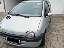 Grau Gebraucht 2002 Renault Twingo Kleinwagen | 1.699 € (Teuer)