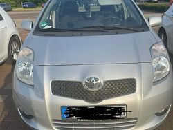 Silber Gebraucht 2008 Toyota Yaris Limousine | 4.200 € (Etwas zu teuer)