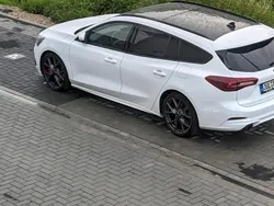 Weiß Gebraucht 2024 Ford Focus ST Kombi | 32.500 € (Guter Preis)