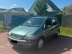 Grün Gebraucht 2001 Opel Zafira Elegance Van / Kleinbus | 1.999 € (Fairer Preis)