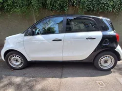 Weiß Gebraucht 2015 Smart ForFour Limousine | 5.580 € (Fairer Preis)