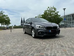 Grau Gebraucht 2016 BMW 220 Gran Tourer M Sport Van / Kleinbus | 18.200 € (Fairer Preis)