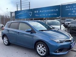 Gebraucht 2015 Toyota Auris Edition Limousine | 14.490 € (Etwas zu teuer)