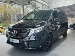 Schwarz Gebraucht 2022 Mercedes V300 AMG line Van / Kleinbus | 61.990 € (Etwas zu teuer)