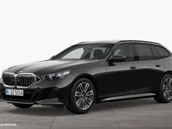 Schwarz Gebraucht 2024 BMW 520 Shadowline Kombi | 55.911 € (Guter Preis)
