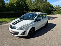 Weiß Gebraucht 2011 Opel Corsa Color Edition Kleinwagen | 3.999 € (Fairer Preis)