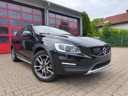 Schwarz Gebraucht 2017 Volvo V60 CC Kombi | 11.900 € (Guter Preis)