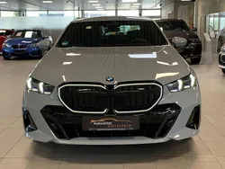 Brooklyn grau metallic Gebraucht 2024 BMW 520 M Sport Limousine | 55.990 € (Fairer Preis)