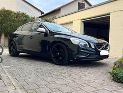 Schwarz Gebraucht 2013 Volvo S60 R-Design Limousine | 12.999 € (Fairer Preis)