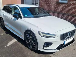 Weiß Gebraucht 2019 Volvo V60 R-Design Kombi | 29.099 € (Fairer Preis)