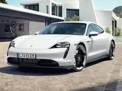 Weiß Gebraucht 2022 Porsche Taycan 4S Limousine | 67.490 € (Superpreis)