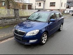 Blau Gebraucht 2011 Skoda Fabia Family Kombi | 1.399 € (Guter Preis)