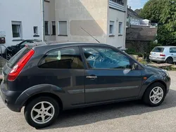 Grau Gebraucht 2007 Ford Fiesta Ambiente Kleinwagen | 1.200 € (Fairer Preis)