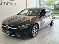 Schwarz Gebraucht 2021 Mercedes CLA200 Shooting Brake Progressive Kombi | 19.990 € (Fairer Preis)