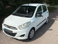 Weiß Gebraucht 2013 Hyundai i10 Edition Kleinwagen | 2.990 € (Fairer Preis)