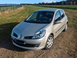 Gold Gebraucht 2006 Renault Clio III Kleinwagen | 2.500 € (Fairer Preis)