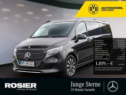 Schwarz / obsidianschwarz Gebraucht 2024 Mercedes V300 Avantgarde Van / Kleinbus | 73.850 € (Teuer)