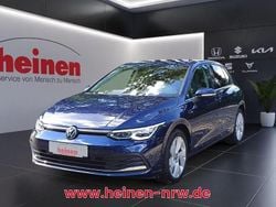 Blau Gebraucht 2023 VW Golf VIII Style Limousine | 24.909 € (Guter Preis)
