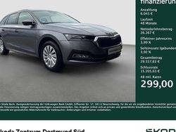 Grau Gebraucht 2024 Skoda Octavia Style Kombi | 32.310 € (Guter Preis)