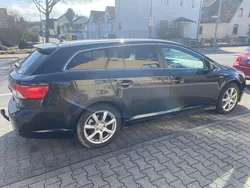 Schwarz Gebraucht 2012 Toyota Avensis Kombi | 6.700 € (Fairer Preis)