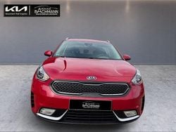Rot Gebraucht 2017 Kia Niro Vision SUV | 15.980 € (Fairer Preis)