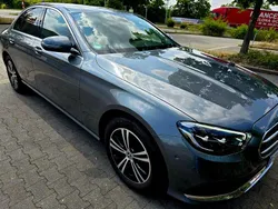 Grau Gebraucht 2023 Mercedes E220 Limousine | 42.400 € (Fairer Preis)