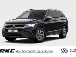 Deep black perleffekt Gebraucht 2024 VW Tiguan Allspace Life SUV | 37.490 € (Guter Preis)
