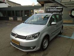 Silber Gebraucht 2015 VW Touran Trendline Van / Kleinbus | 8.990 € (Guter Preis)