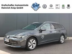 Grau Gebraucht 2025 VW Golf VIII Style Kombi | 38.490 €