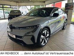 Grau Gebraucht 2022 Renault Mégane Techno Limousine | 28.490 € (Guter Preis)
