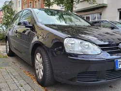 Schwarz Gebraucht 2006 VW Golf V Limousine | 2.900 € (Fairer Preis)