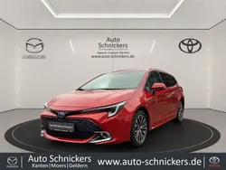 Rot Gebraucht 2023 Toyota Corolla Team Kombi | 26.490 € (Fairer Preis)