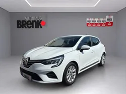 Weiss Gebraucht 2022 Renault Clio V Intens Limousine | 16.890 € (Fairer Preis)