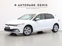 Weiß Gebraucht 2021 VW Golf VIII Life Limousine | 18.485 € (Guter Preis)