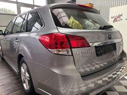 Silber Gebraucht 2011 Subaru Legacy Kombi | 6.999 €